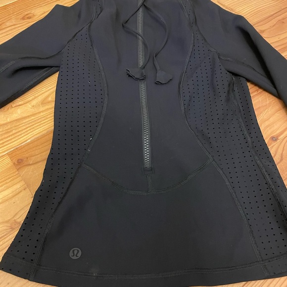 Lululemon rashgard ! Handme down but didn’t fit ! - Picture 2 of 3